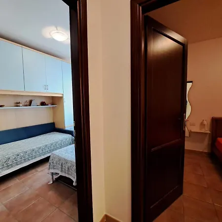 Casa Marina Di Apartman *